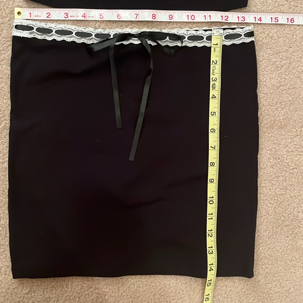Madden Girl Black Off-the-Shoulder Crop Top with White Trim - Picture 10 of 13